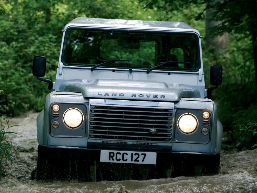  Land Rover Defender 90 Station Wagon 2007 года  (фото 4 из 14)